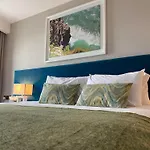Hotel At The Marine 3*