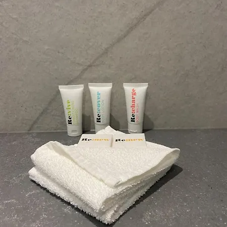 At The Marine מלון באליבוניון