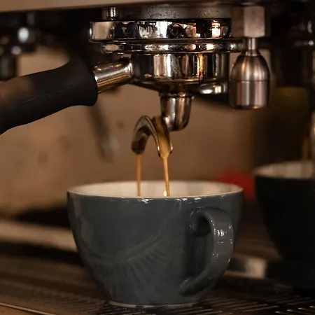 מלון At The Marine