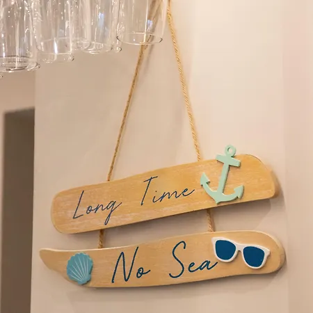 מלון At The Marine