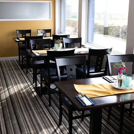 At The Marine מלון 3*