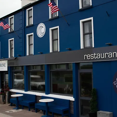 מלון At The Marine