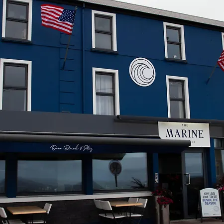 At The Marine מלון 3*